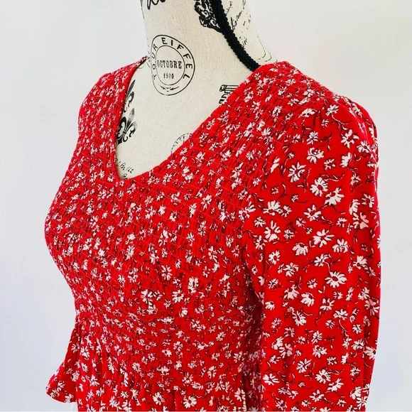 EUC Women Floral Shirred V Neck Crop Top Long Sleeve Red XS - Picture 5 of 8